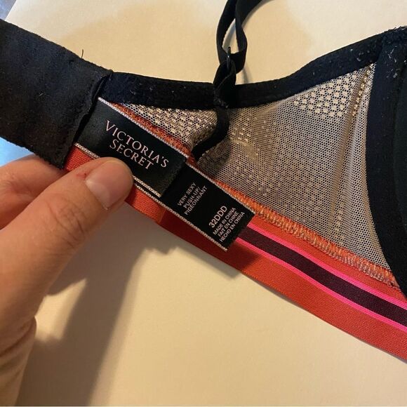 Victoria's Secret Very Sexy push up Crush Black fishnet Lace padded 32DDD - Picture 7 of 7